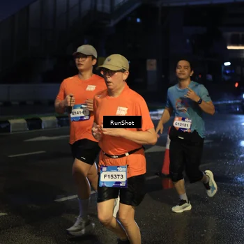 Runner Photo 7893656