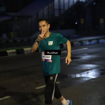 Runner Photo 7894473