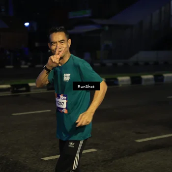 Runner Photo 7894483