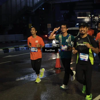 Runner Photo 7894575