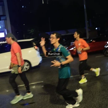 Runner Photo 7894654