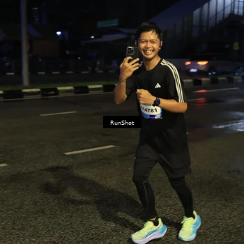 Runner Photo 7894815