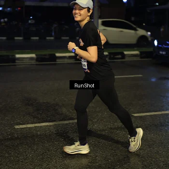 Runner Photo 7894875