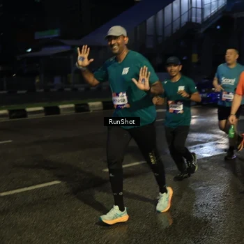 Runner Photo 7894915
