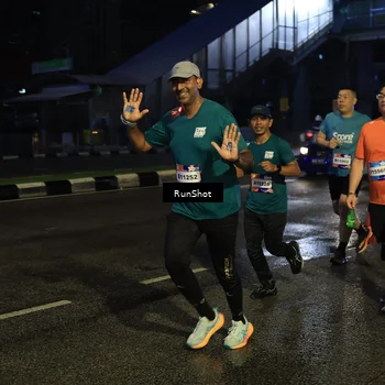 Runner Photo 7894921