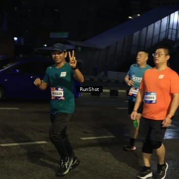 Runner Photo 7894941