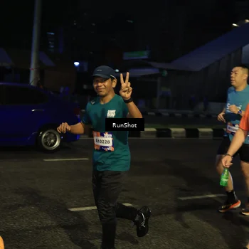 Runner Photo 7894944