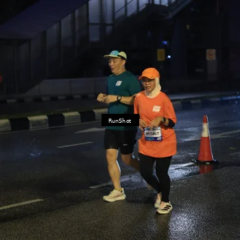 Runner Photo 7895753