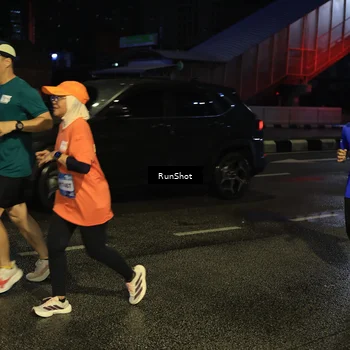 Runner Photo 7895784