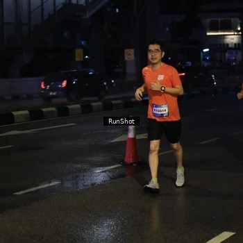 Runner Photo 7895835