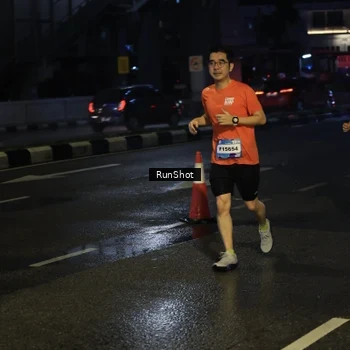 Runner Photo 7895836