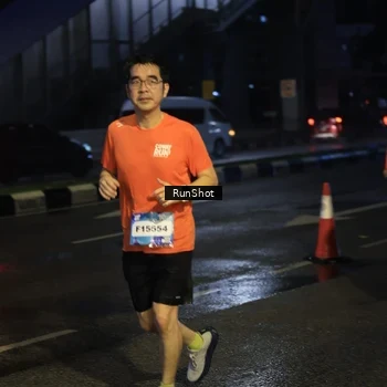 Runner Photo 7895885