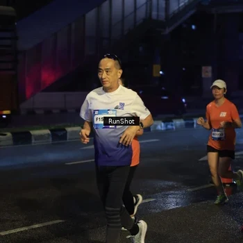 Runner Photo 7895940