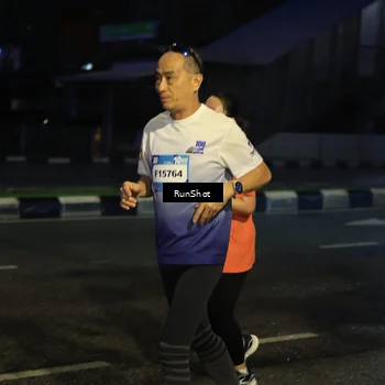 Runner Photo 7895949