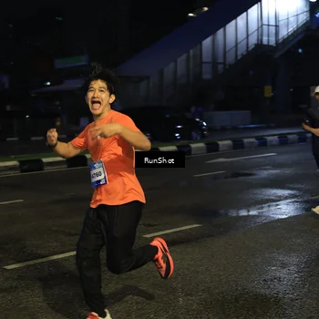 Runner Photo 7896074
