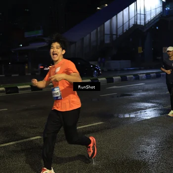 Runner Photo 7896075