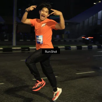Runner Photo 7896083