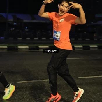 Runner Photo 7896092