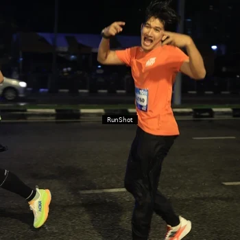 Runner Photo 7896093