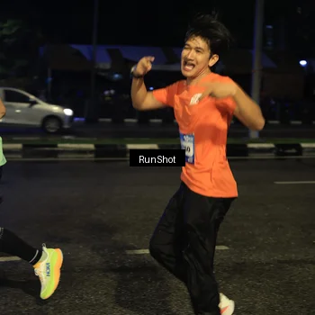 Runner Photo 7896094