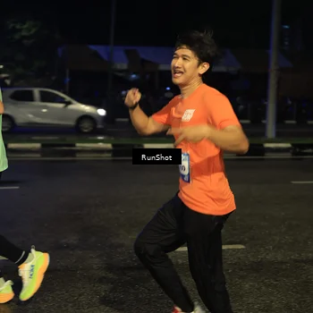 Runner Photo 7896103