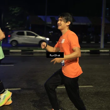 Runner Photo 7896136