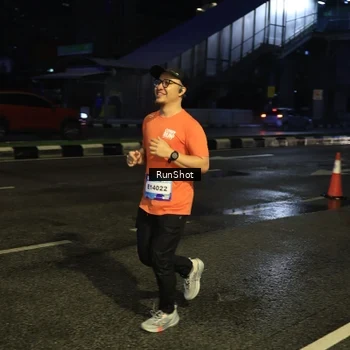 Runner Photo 7896234