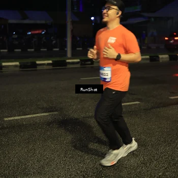 Runner Photo 7896250
