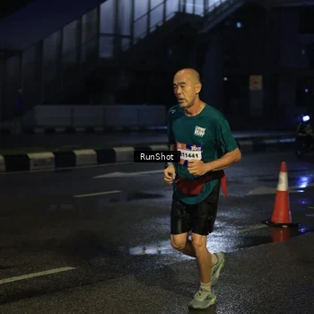 Runner Photo 7896275
