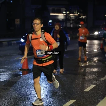 Runner Photo 7896323