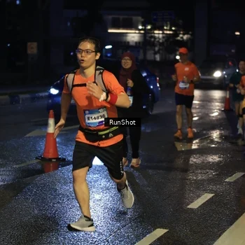 Runner Photo 7896337