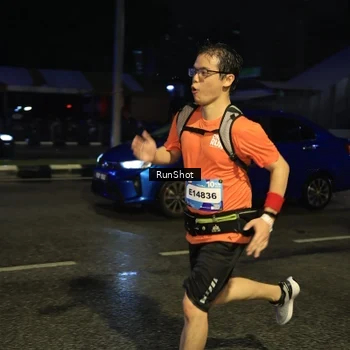 Runner Photo 7896353