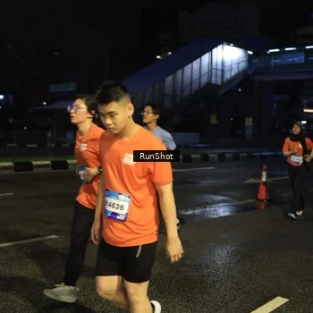 Runner Photo 7896653