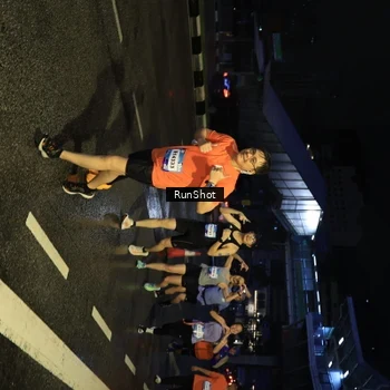 Runner Photo 7897040
