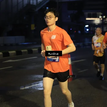 Runner Photo 7898773