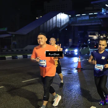 Runner Photo 7898860