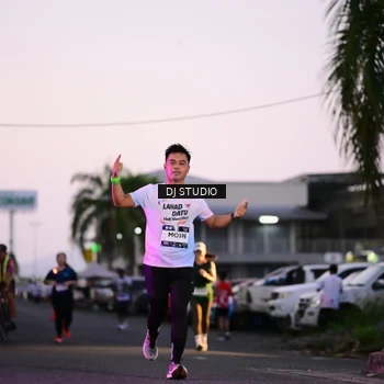 Runner Photo 7899035