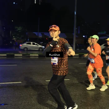 Runner Photo 7899039