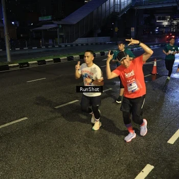 Runner Photo 7899399