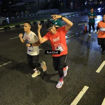 Runner Photo 7899401