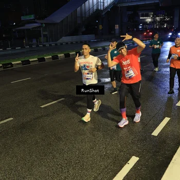Runner Photo 7899415
