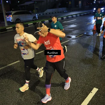 Runner Photo 7899453