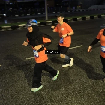 Runner Photo 7899772
