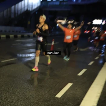 Runner Photo 7899803