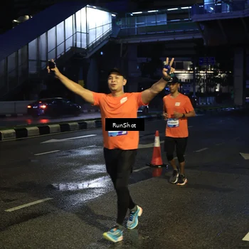 Runner Photo 7899844