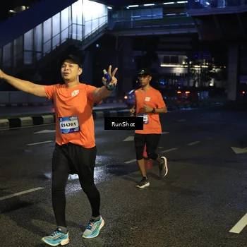 Runner Photo 7899847
