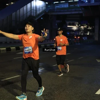 Runner Photo 7899855