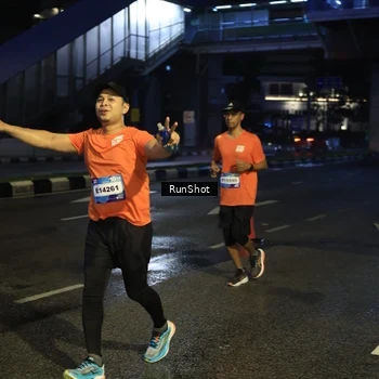 Runner Photo 7899871