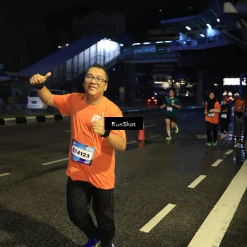 Runner Photo 7900003