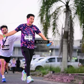 Runner Photo 7900004